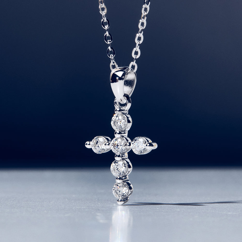 [Ships from USA] Beaded Edge Cross Moissanite Pendant Necklace (0.6 ct. tw.) in 18K Gold Vermeil