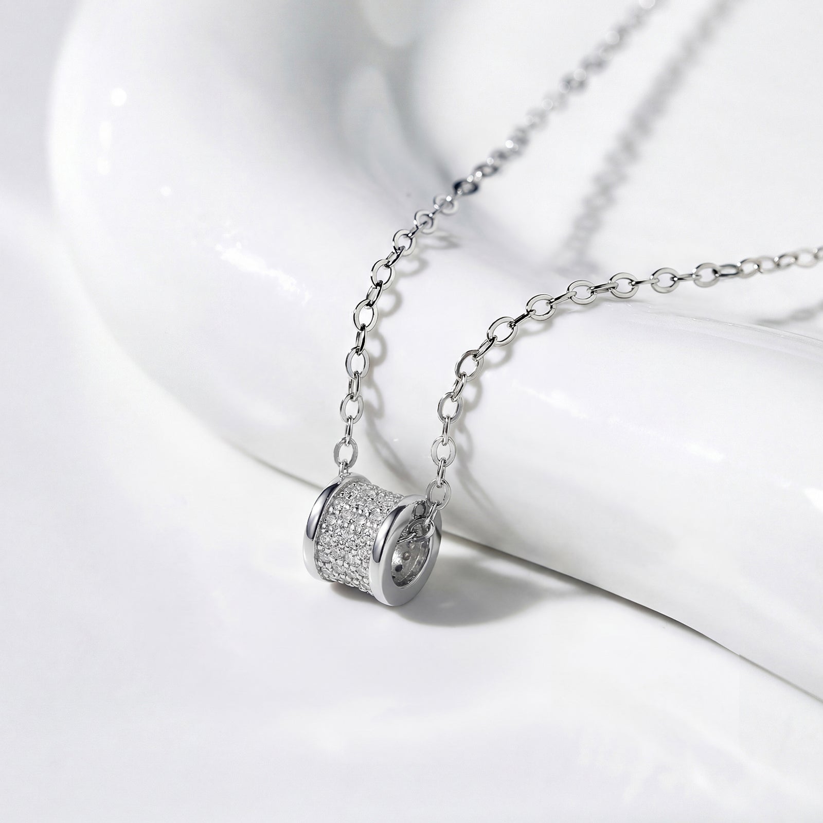 [Ships from USA]Rolling Barrel Pavé Moissanite Pendant Necklace in 18K Gold Vermeil