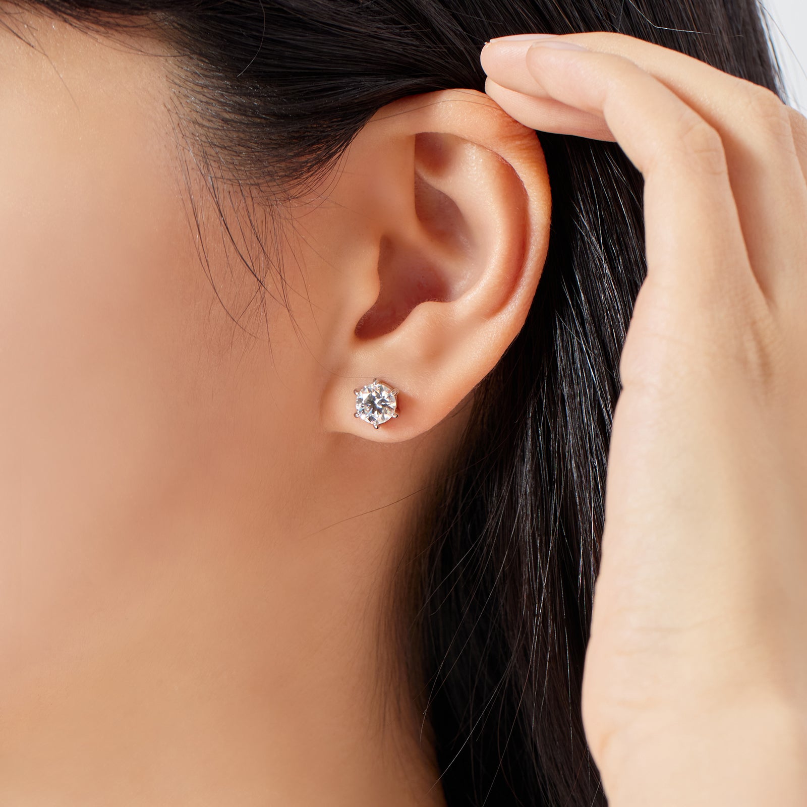 6-Prong Round Cut Moissanite Stud Earrings (1~3 ct.) in 18K Gold Vermeil