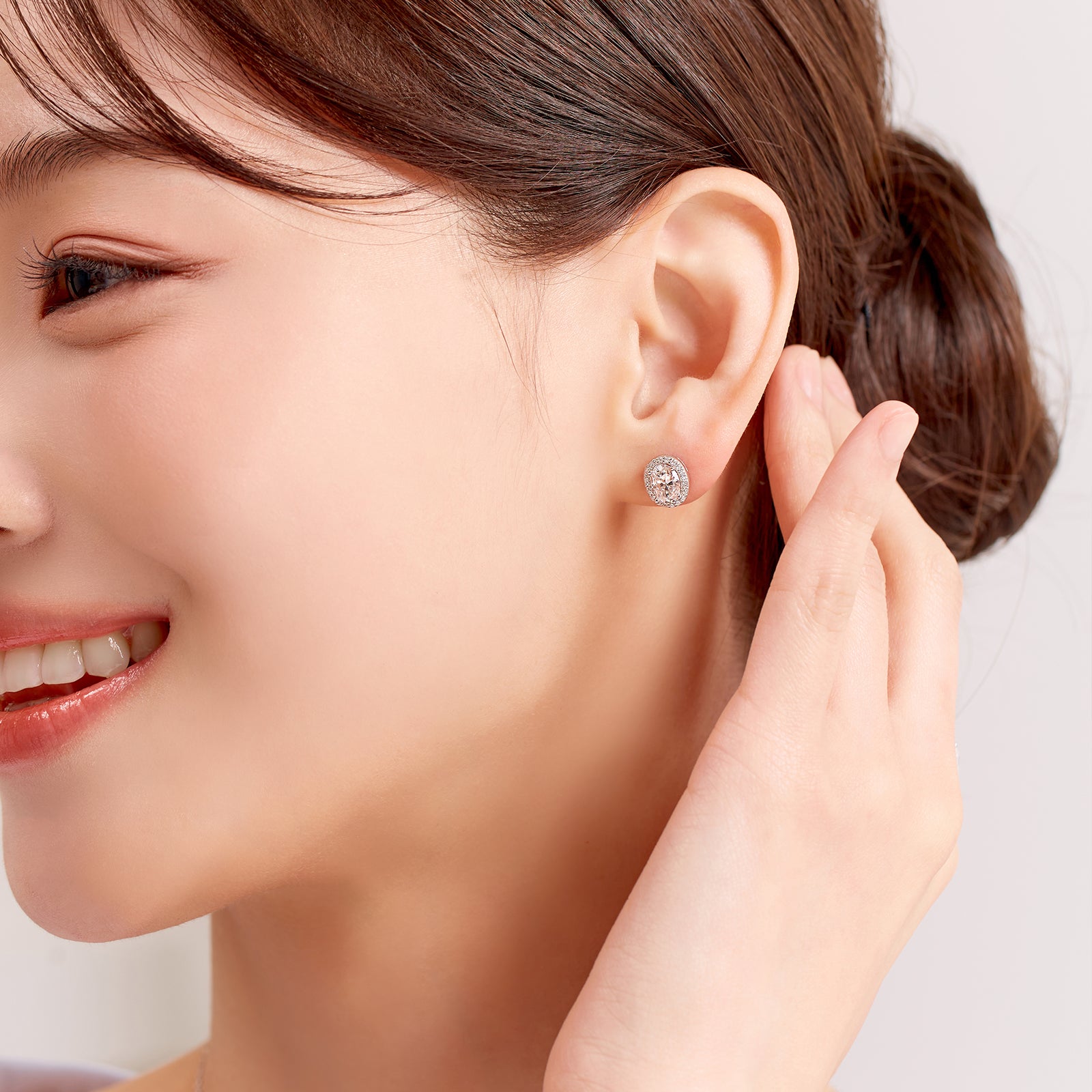 Oval Cut Moissanite Halo Stud Earrings (2 ct. tw.) in 18K Gold Vermeil